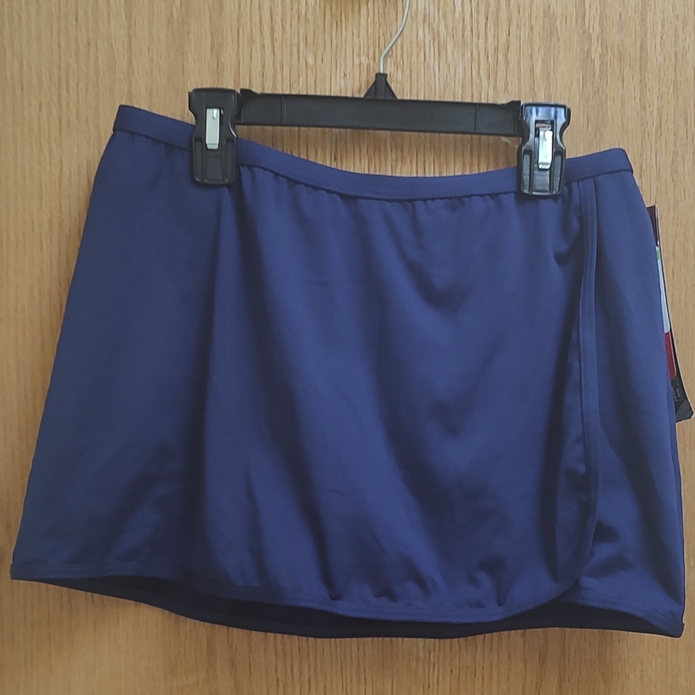 NWT TYR swim skort